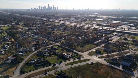 Photo of 3310 Cavalcade Street, Houston, TX 77026 (MLS # 27184729)