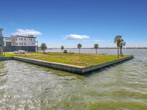 Vacant Land For Sale - 4413 Tucker Lane<br/> Seabrook, TX 77586