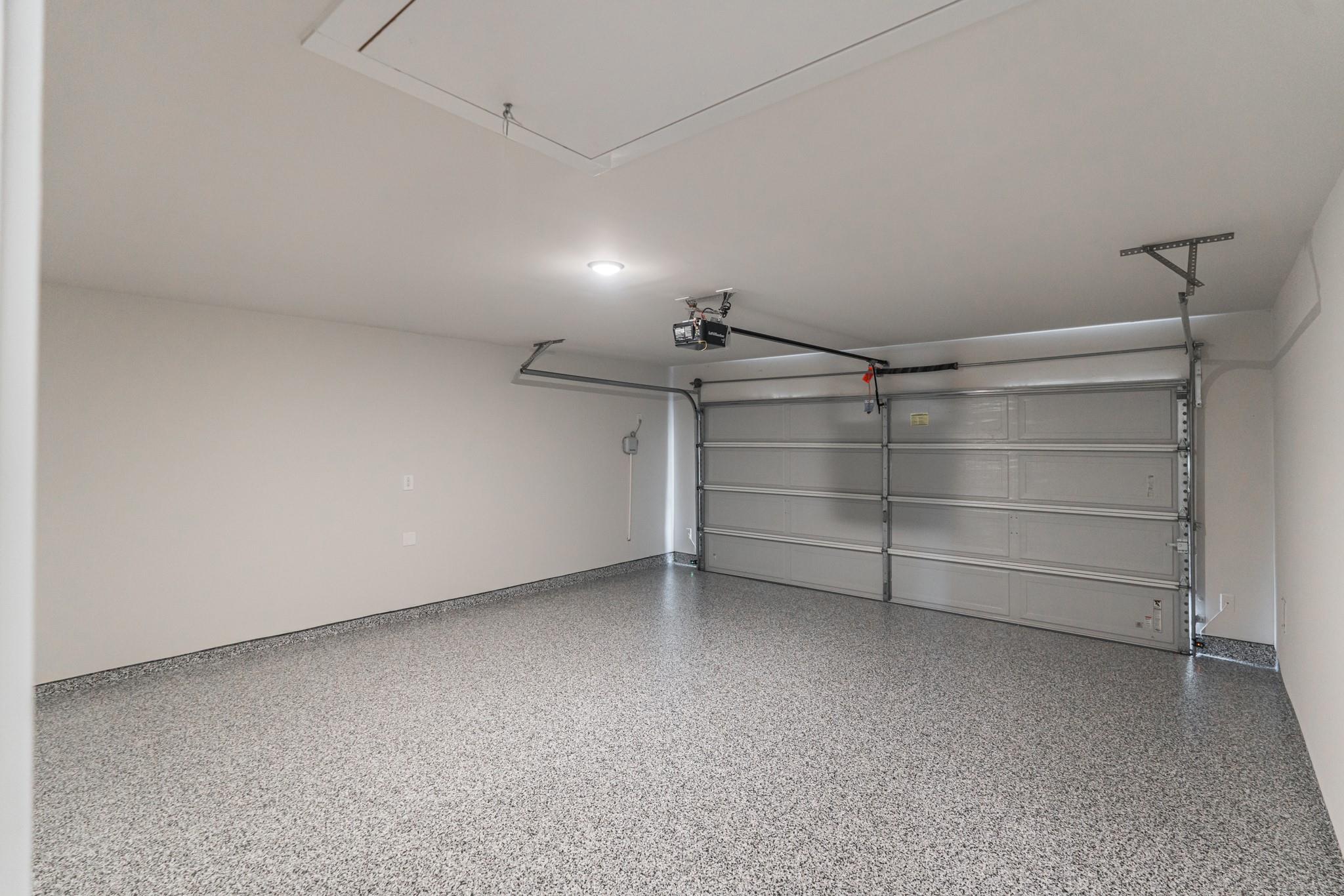 9826 North Goshawk Trail