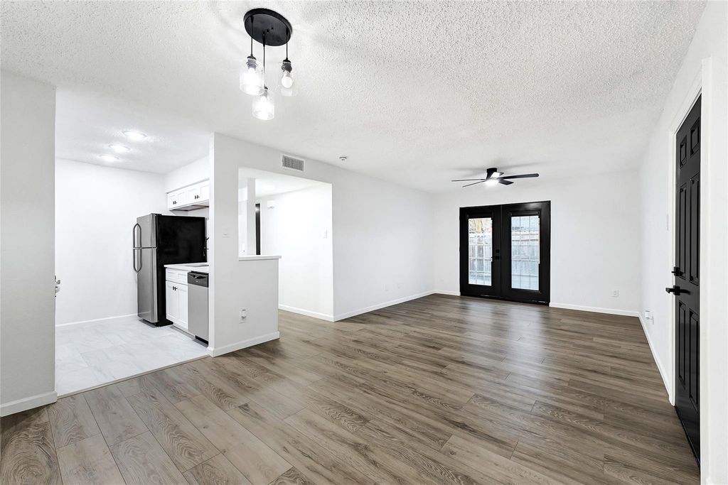 Photo of 12040 Mighty Oak Drive, Houston, TX 77066 (MLS # 70010801)