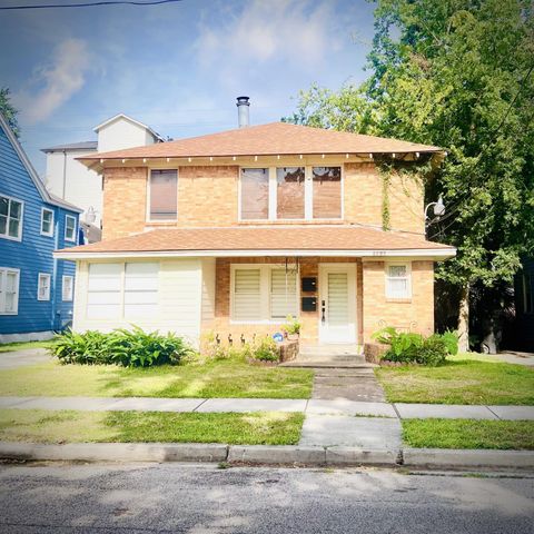 Photo of 1614 Ridgewood Street, Houston, TX 77006 (MLS # 95821047)