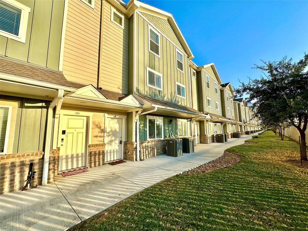 Photo of 21155 Gosling Road #6C, Spring, TX 77388 (MLS # 47272076)