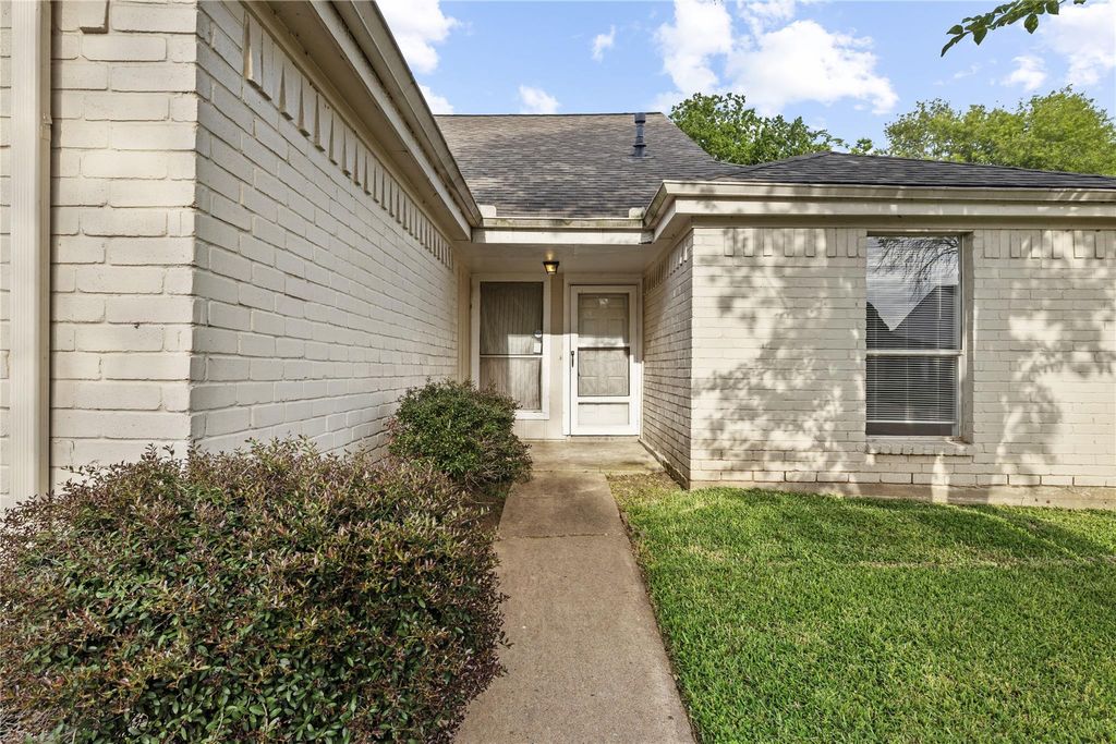 Photo of 6327 Lynkat Lane, Houston, TX 77083 (MLS # 79743100)