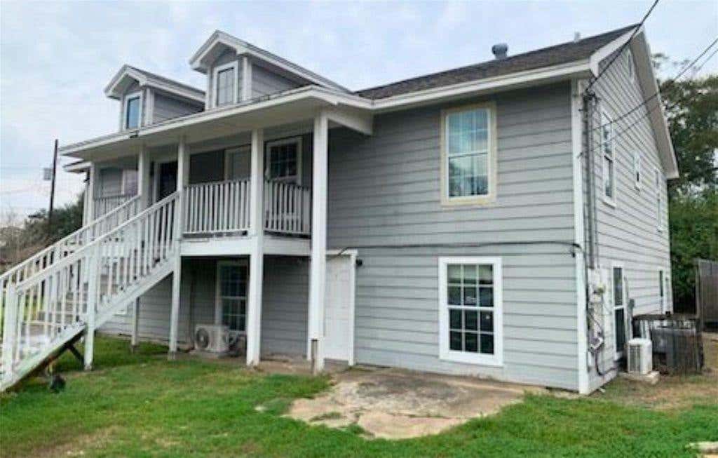 Photo of 245 E Pipkin Street, Beaumont, TX 77705 (MLS # 20786917)