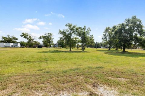 Vacant Land For Sale - 00 Spence Street<br/> Anahuac, TX 77514