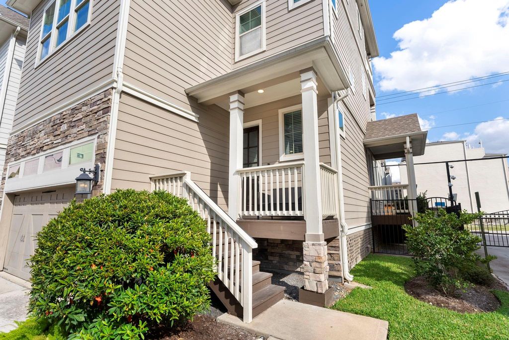 Photo of 1512 Hatcher Spring Lane, Houston, TX 77008 (MLS # 28470380)