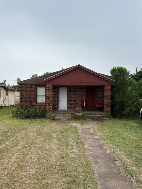 Photo of 715 W 4th Street, Freeport, TX 77541 (MLS # 58347354)
