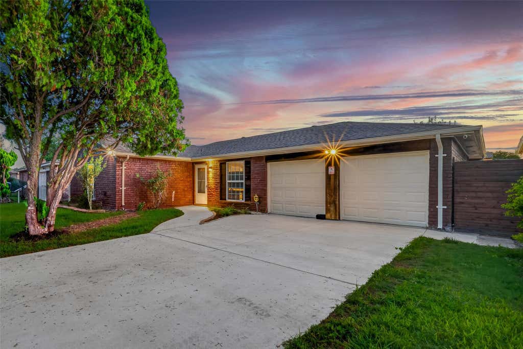 Photo of 6114 S Greenpark Drive, Houston, TX 77072 (MLS # 62060586)