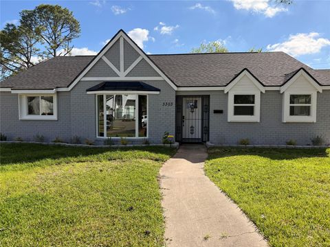 3303 Freshmeadows Drive Houston TX 77063