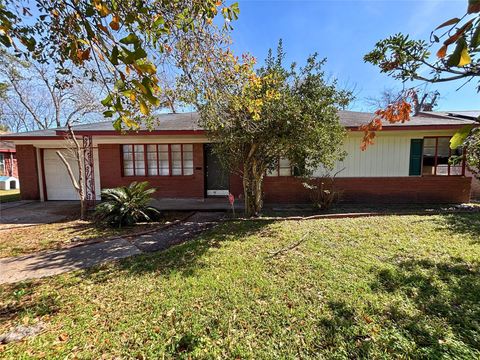 Photo of 7022 Merriwood Lane, Houston, TX 77076 (MLS # 74273697)