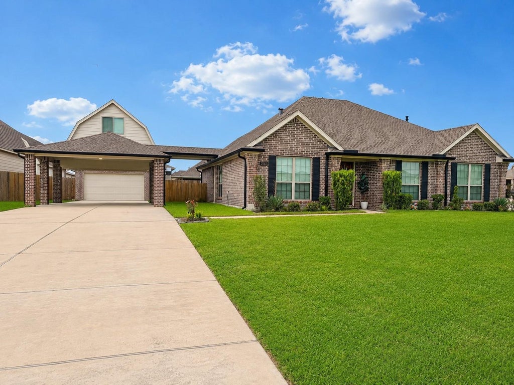 Photo of 2102 Wikiup Street, Dickinson, TX 77539 (MLS # 55455517)