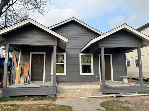 Photo of 7023 Canal Street, Houston, TX 77011 (MLS # 45084432)