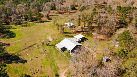 Photo of 392 Robert E Lee Lane, Livingston, TX 77351 (MLS # 21959222)