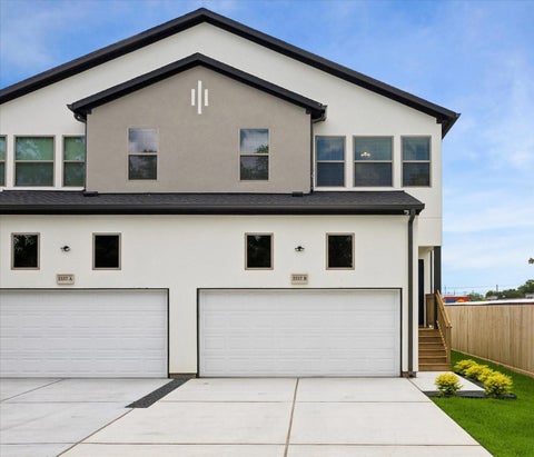 Photo of 2337 N Austin Avenue #B, Pearland, TX 77581 (MLS # 64773705)