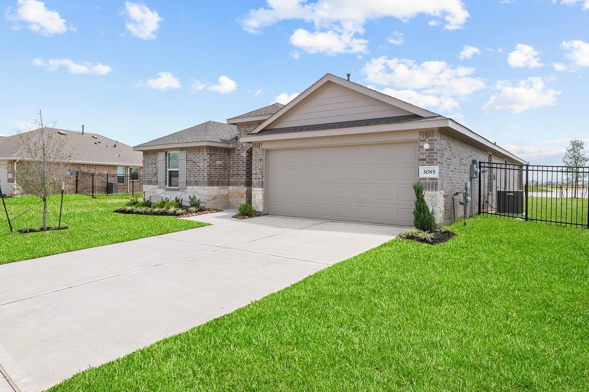 6011 Bella Breeze Dr