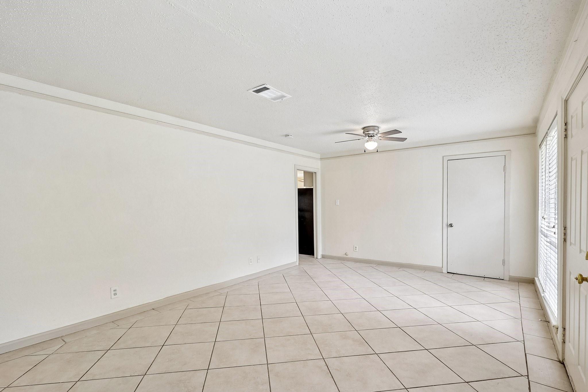 6401 Rowan Lane
