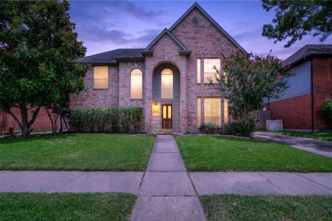 Homes For Sale - 7910 Millers Way<br/> Houston, TX 77095
