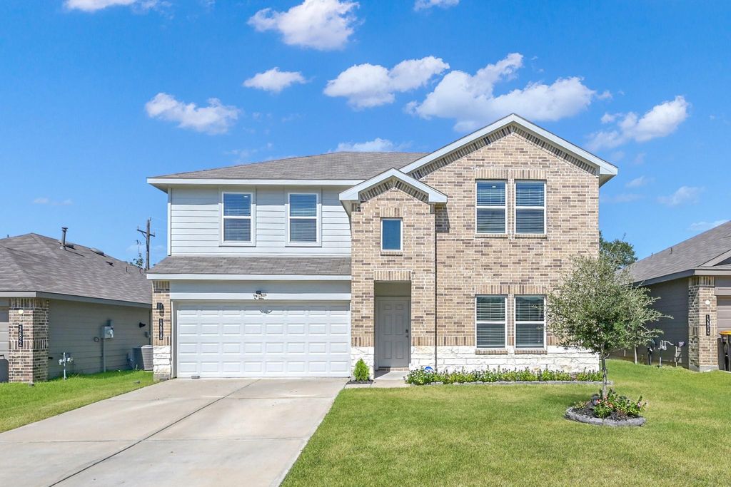 Photo of 12818 Sunny Pass, Willis, TX 77318 (MLS # 92849018)