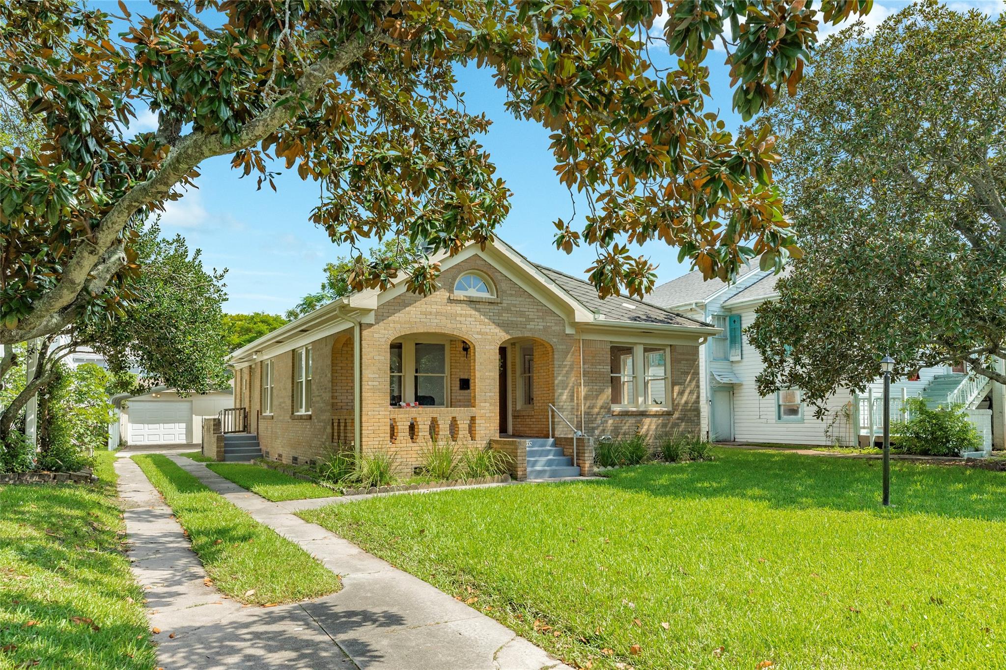 4618 Avenue R 1/2