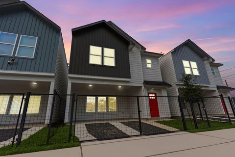 Photo of 1513 Egypt Street, Houston, TX 77009 (MLS # 39006707)