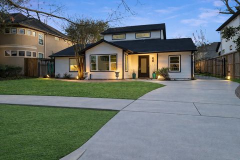 Homes For Sale - 4521 Maple Street<br/> Bellaire, TX 77401