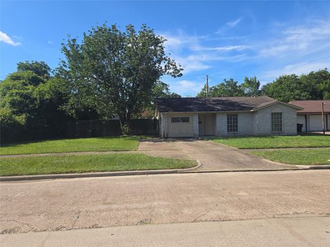 Tiny photo for 4814 Tidewater Drive, Houston, TX 77045 (MLS # 20355191)