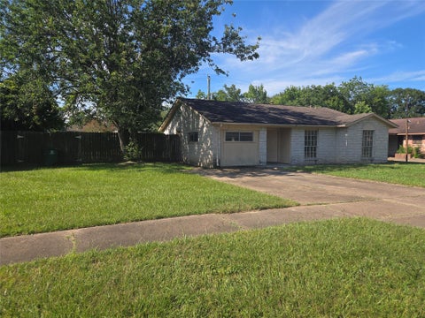 Tiny photo for 4814 Tidewater Drive, Houston, TX 77045 (MLS # 20355191)