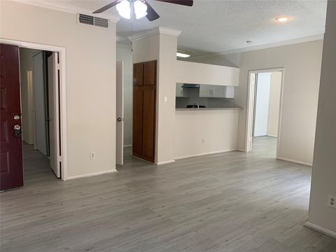 Photo of 2710 Grants Lake Boulevard #B5, Sugar Land, TX 77479 (MLS # 27045097)