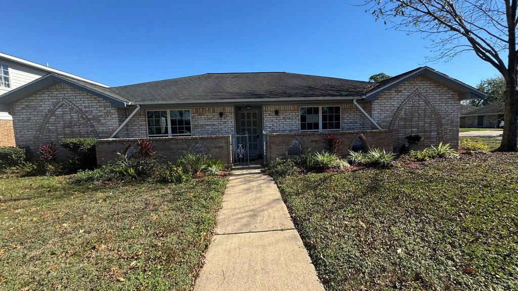 Photo of 2717 Georgia Avenue, Deer Park, TX 77536 (MLS # 20727923)