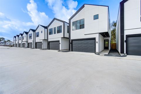 6127 Pacific Forest Drive Houston TX 77091