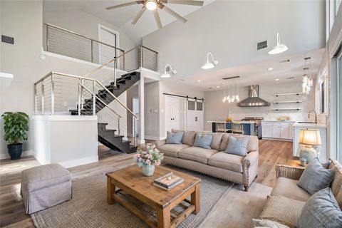 Photo of 50 Hunters Creek Drive, Huntsville, TX 77340 (MLS # 44811318)