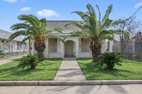 Photo of 6618 Avenue N, Houston, TX 77011 (MLS # 52102221)