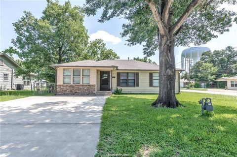 Photo of 1510 Burt Street, Bryan, TX 77802 (MLS # 78554303)