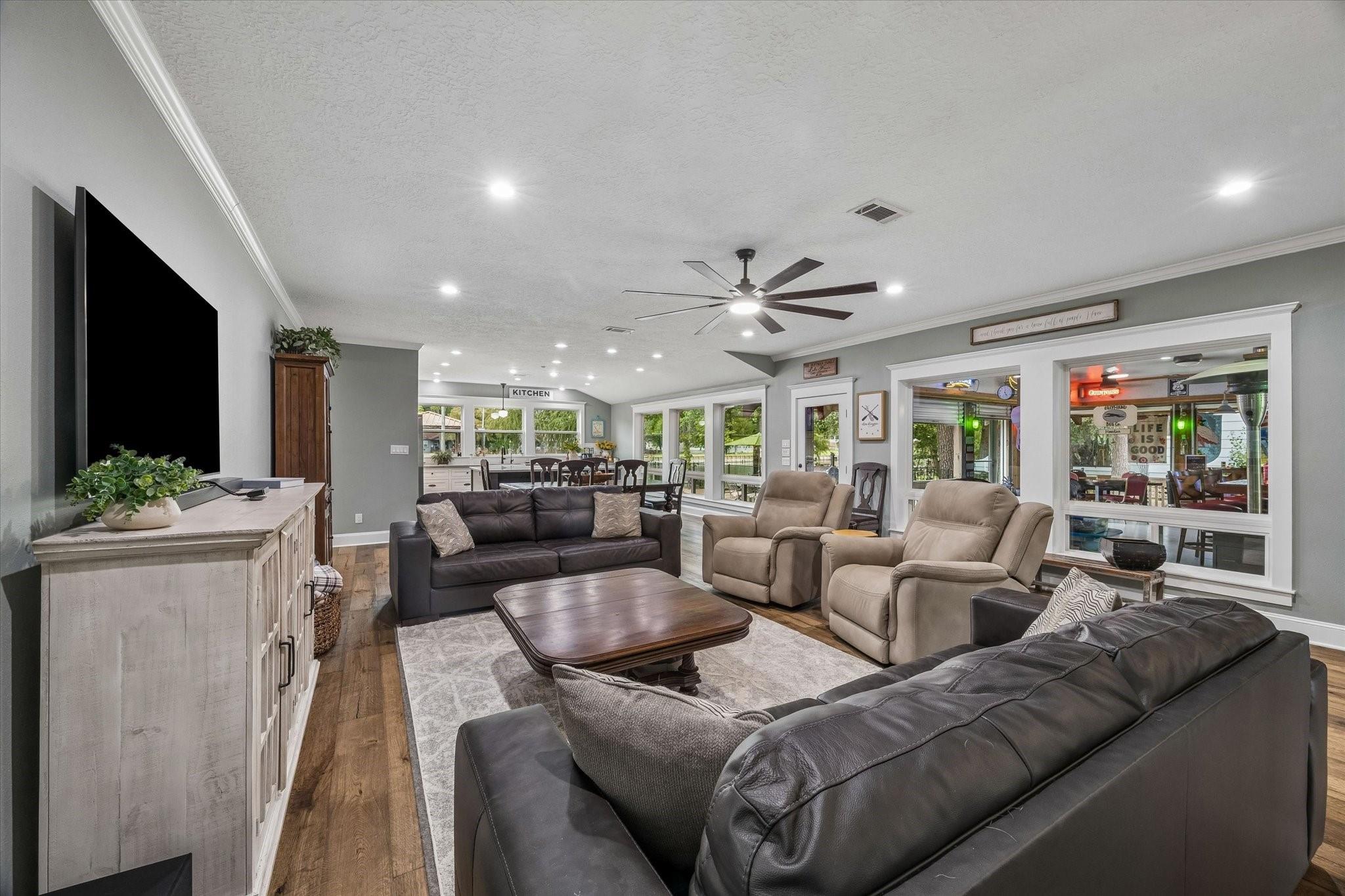 11 Lake View Drive