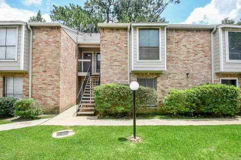 Condo For Rent - 17331 Red Oak Drive #24<br/> Houston, TX 77090