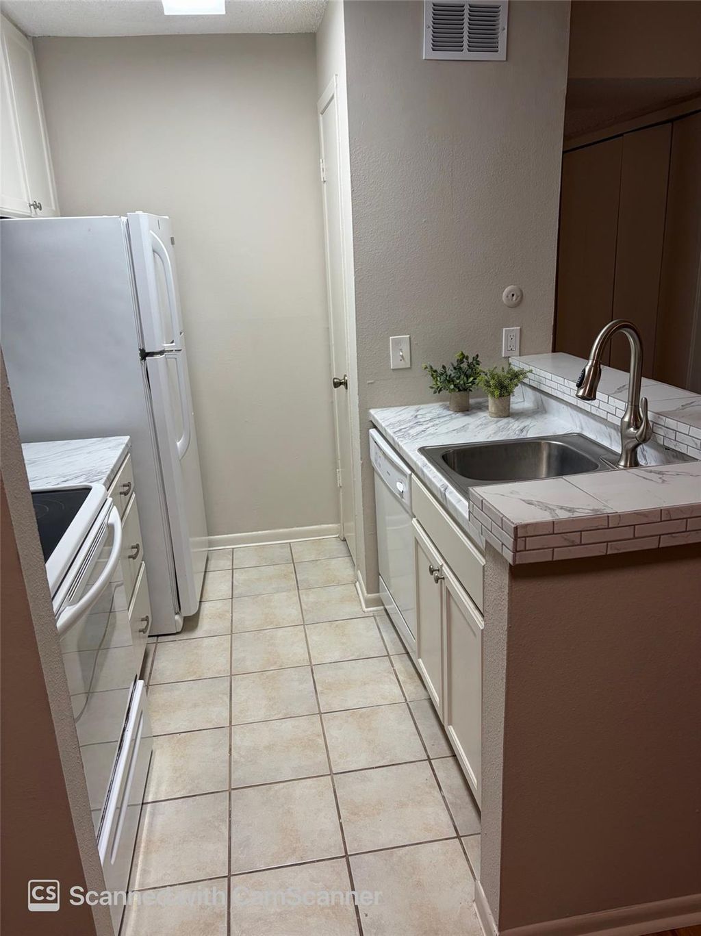 Photo of 17331 Red Oak Drive #24, Houston, TX 77090 (MLS # 87058377)