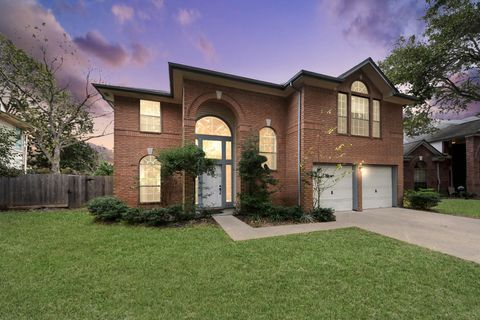 Photo of 4330 E Meadows Drive, Sugar Land, TX 77479 (MLS # 40425121)