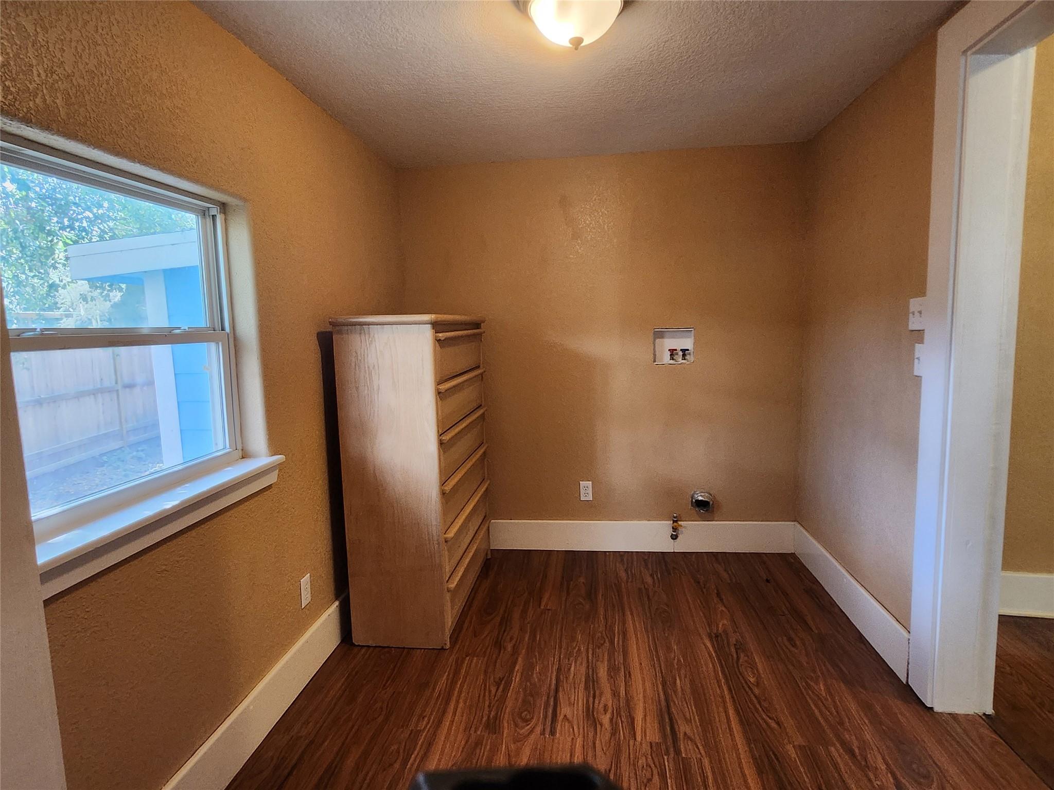 Galveston, Texas 77550, United States, 1 Bedroom Bedrooms, ,1 BathroomBathrooms,Residential,Active,193593