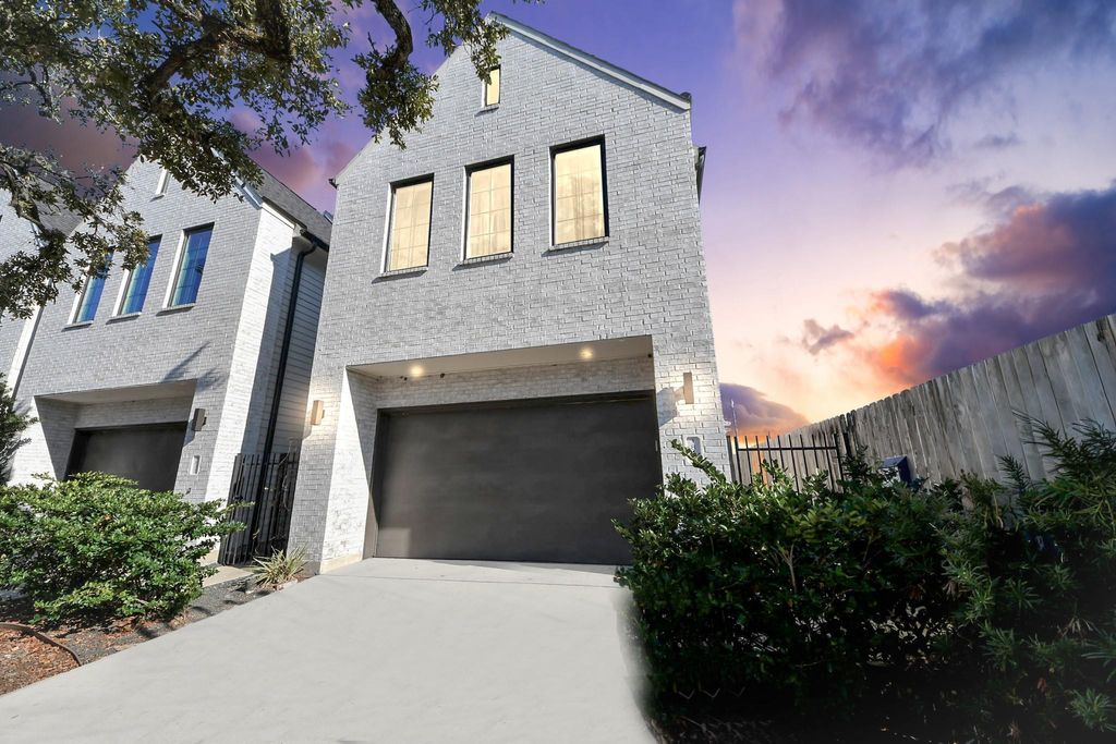 Photo of 1815 Arbor Street, Houston, TX 77004 (MLS # 65666805)