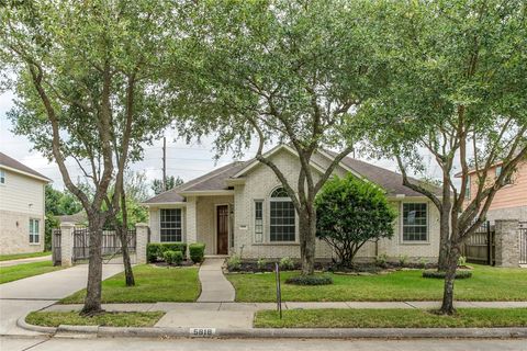 Photo of 5818 Pebble Bank Lane, Houston, TX 77041 (MLS # 78534412)