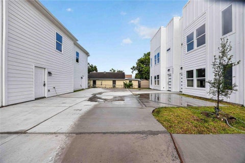 Photo of 4357 Elmwood Street #C, Houston, TX 77051 (MLS # 18664073)