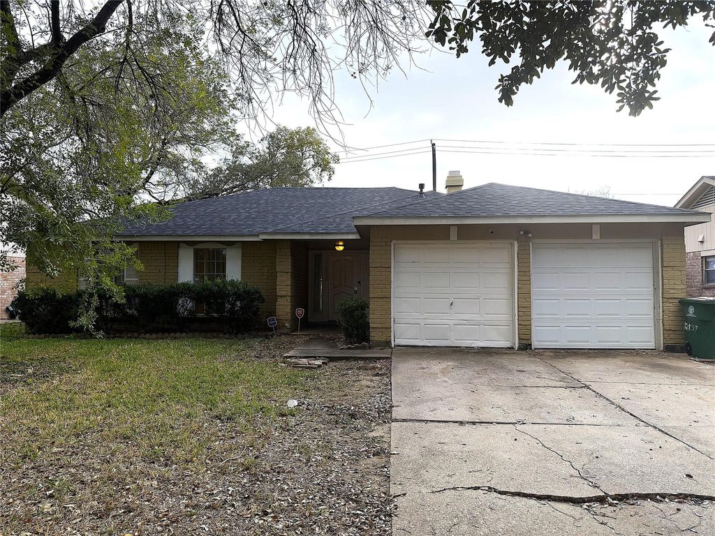 Photo of 12839 Glenwolde Drive, Houston, TX 77099 (MLS # 33854834)