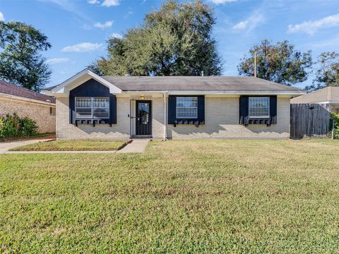 Photo of 231 San Fernando Drive, Houston, TX 77060 (MLS # 41410161)