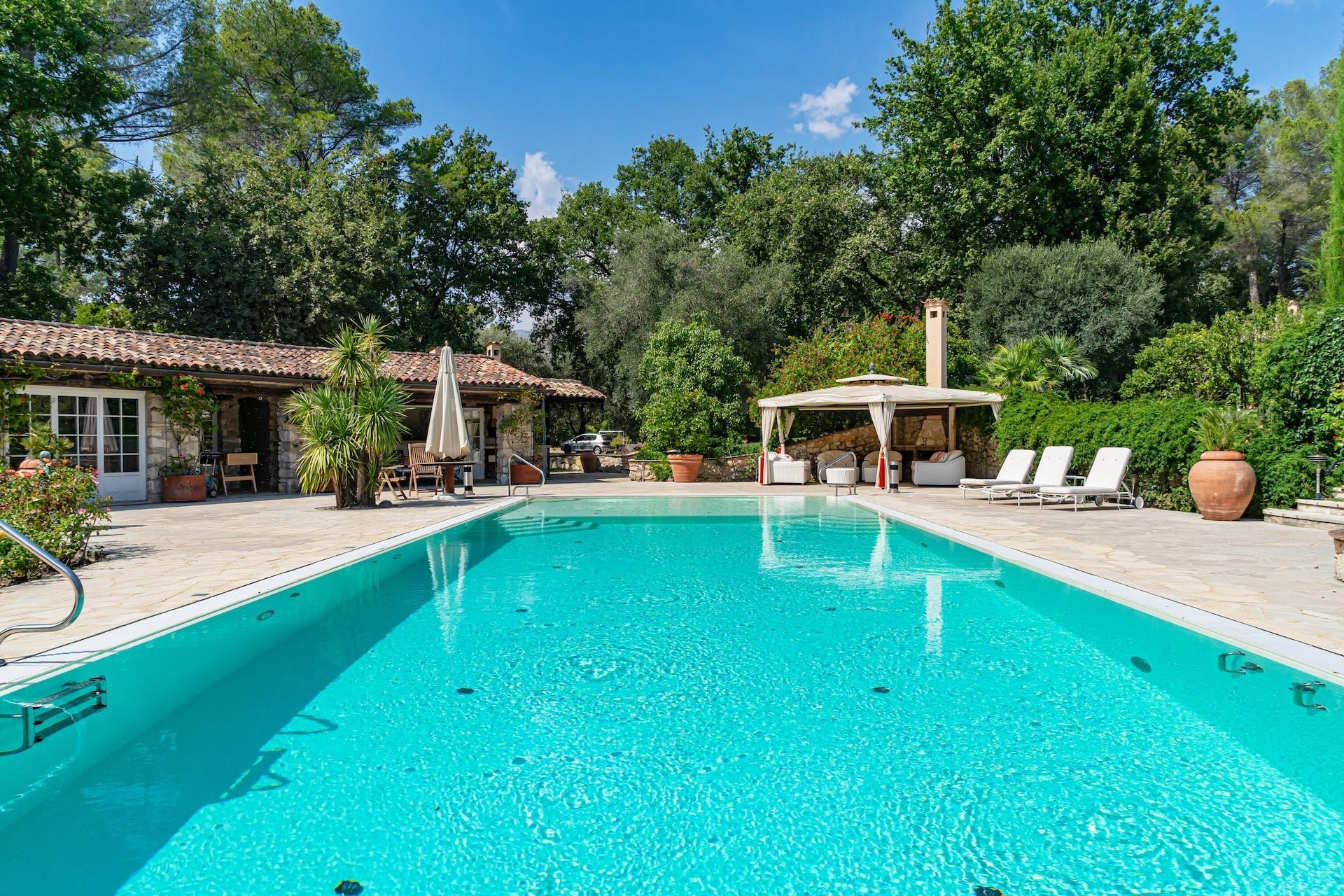 1200 D-7 Rte De La Colle-Sur-Loup