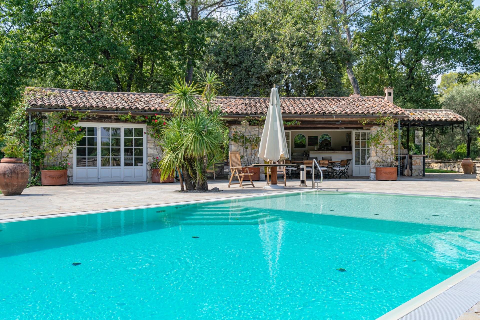 1200 D-7 Rte De La Colle-Sur-Loup