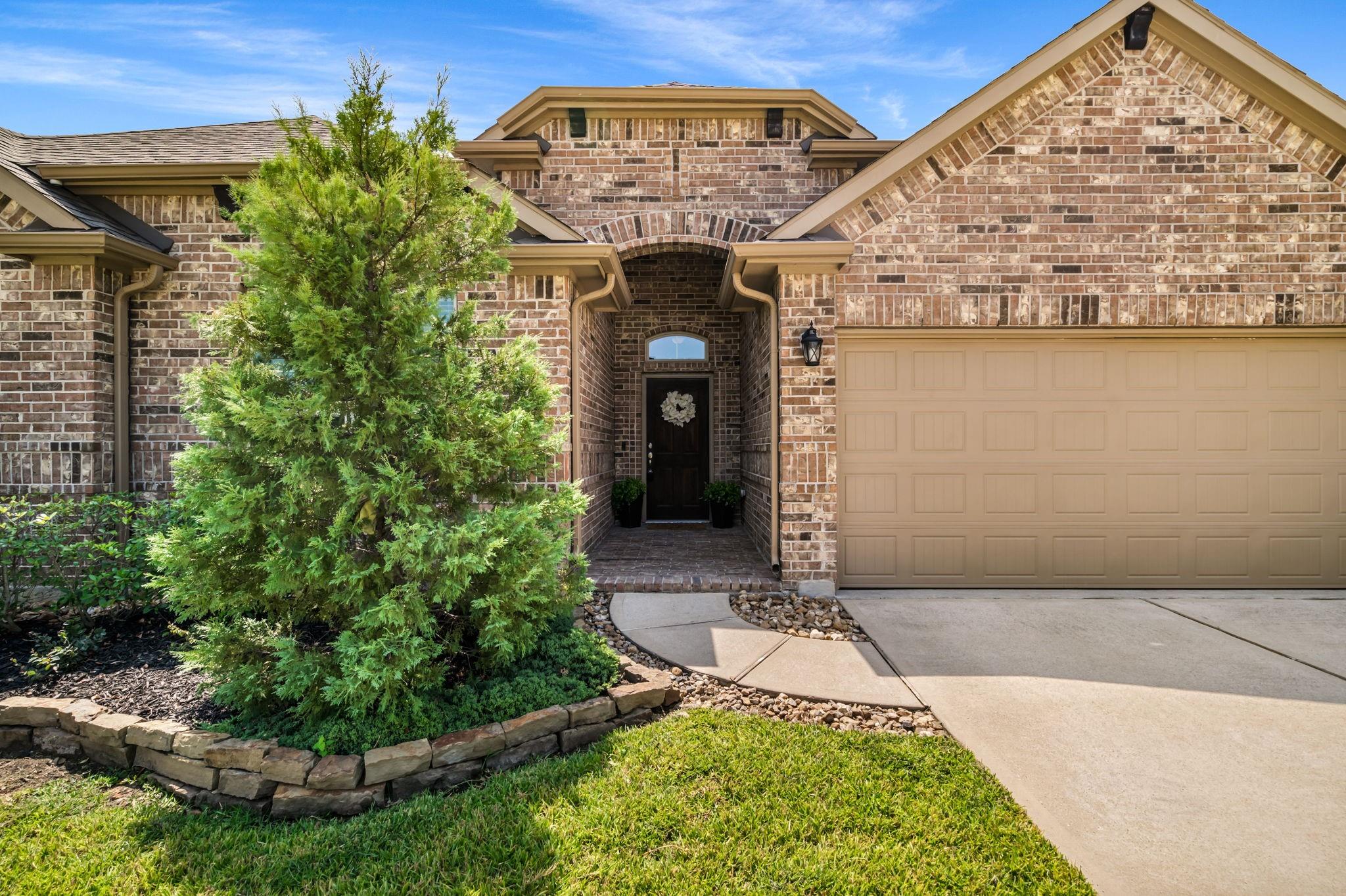 1527 Holly Chase Court