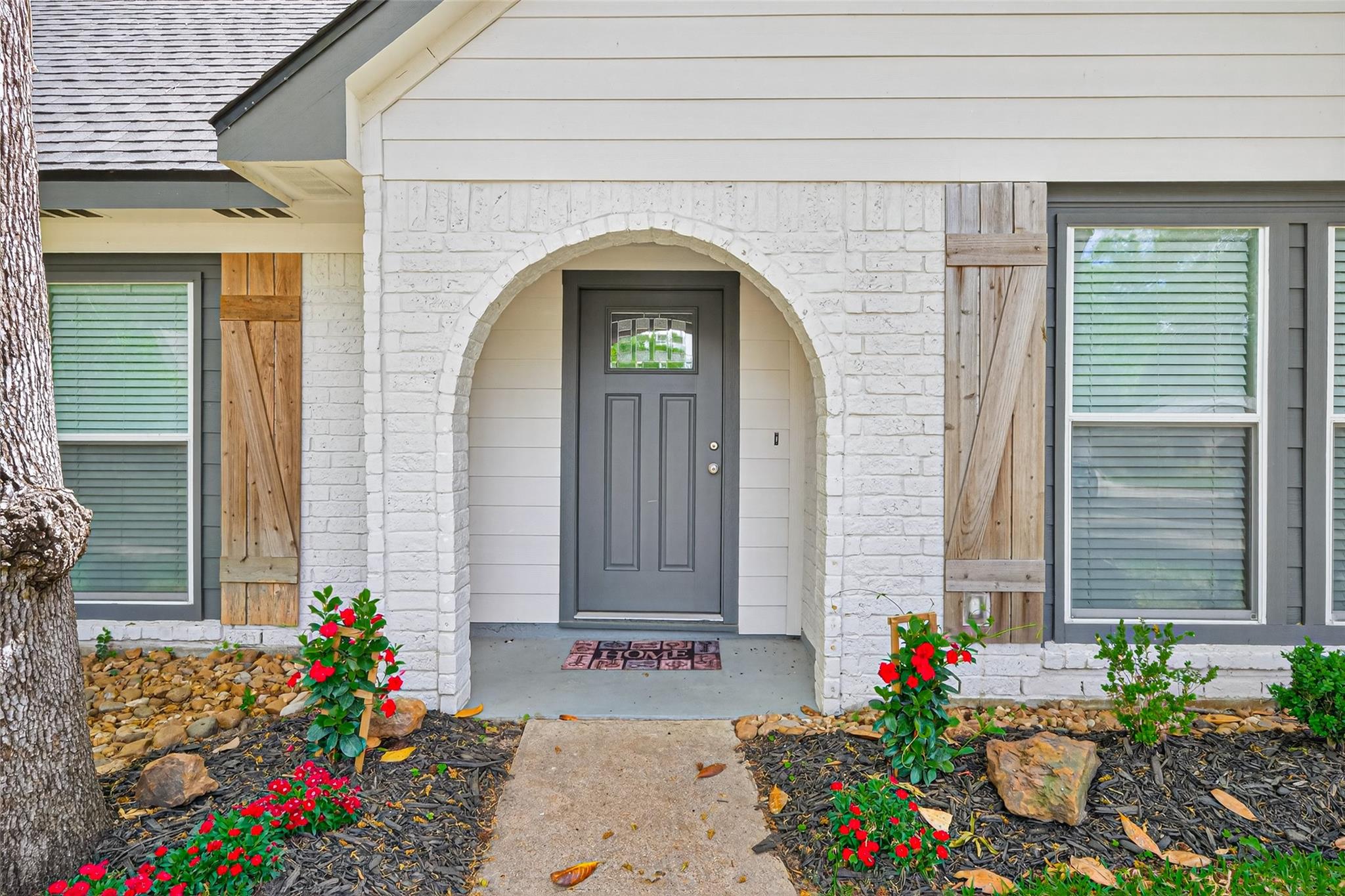 2127 Whispering Trails Circle