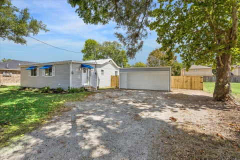 Photo of 218 N Ormsby Street, Alvin, TX 77511 (MLS # 47683791)