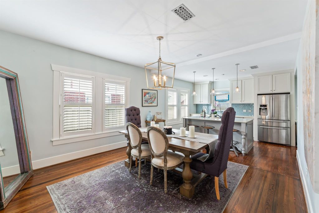 Photo of 506 Willard Street, Houston, TX 77006 (MLS # 24578395)