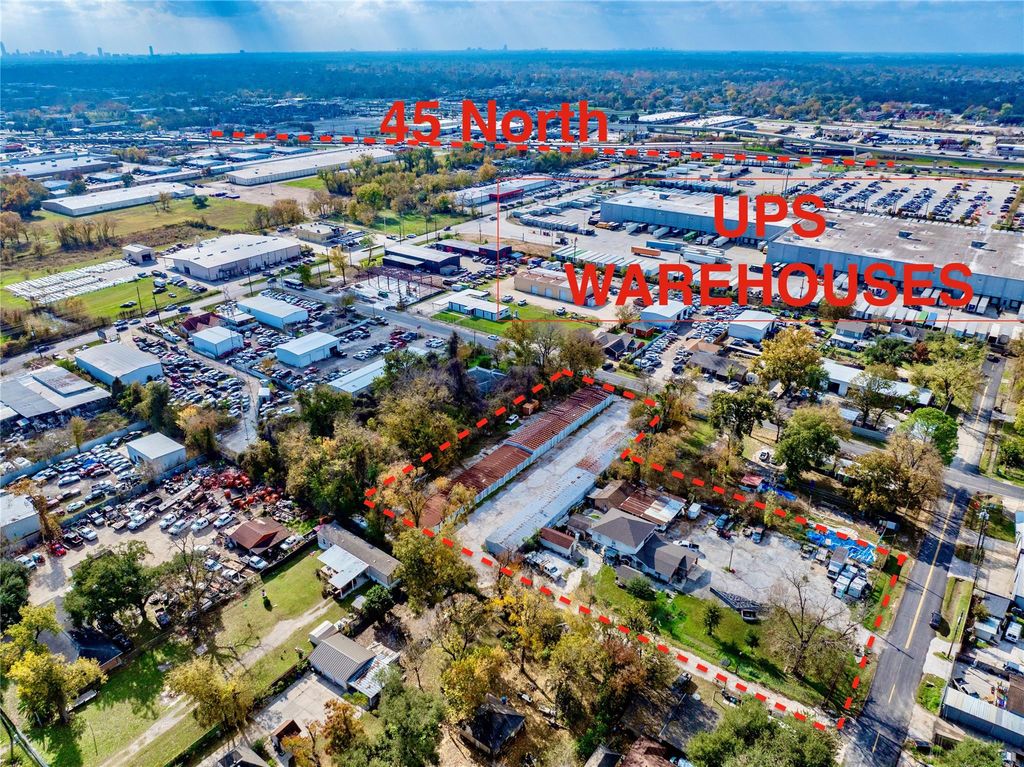 Photo of 325 W Carby Road, Houston, TX 77037 (MLS # 18202231)